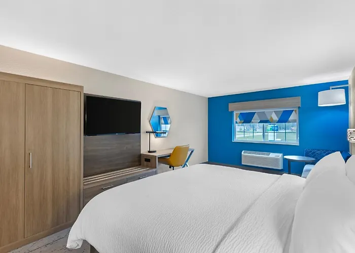 Holiday Inn Express Hotel & Suites Charlotte By Ihg